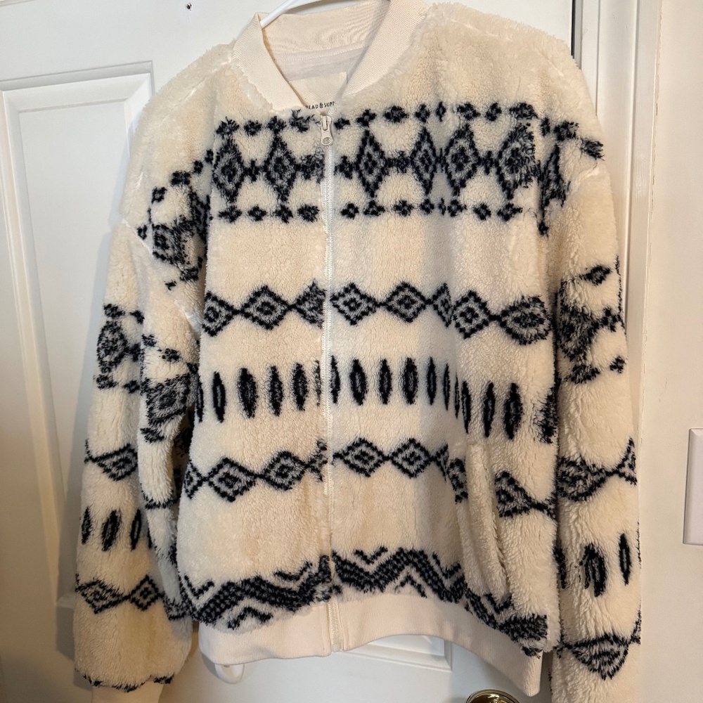 Women’s front zip sweater